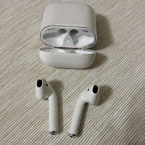 Apple Wireless Earbuds with Charging Case - Cream